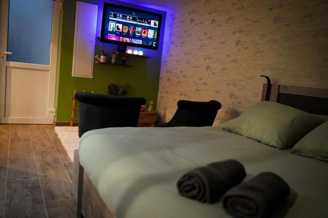 Nuit De La Sagesse "Jacuzzi Terrasse Et Parking Prive" Lägenhet Rouen Exteriör bild